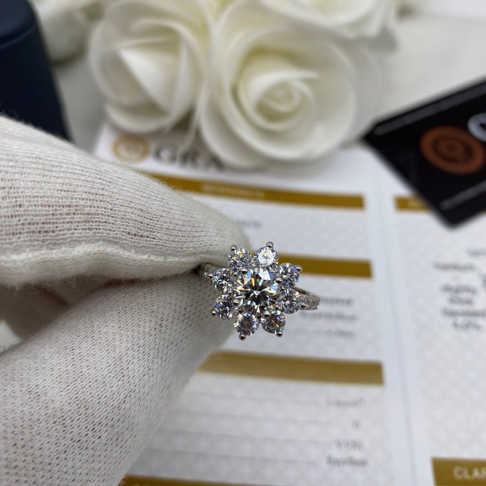 1 Carat Moissanite Flower Ring 925 Sterling Silver 18K Gold Plated D-VVS1